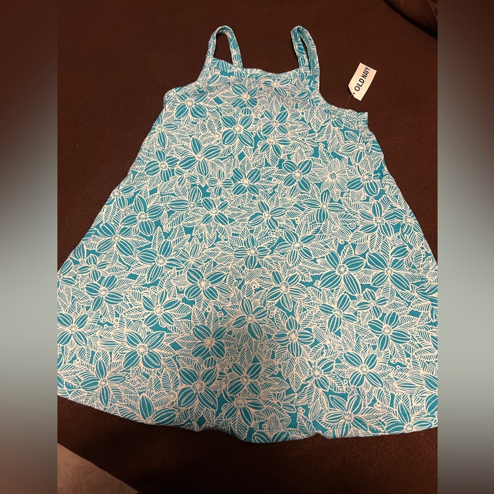Blue and White Floral Dress
Size 3T NEW!